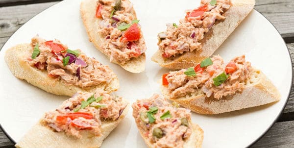 Bruschetta met tonijnsalade